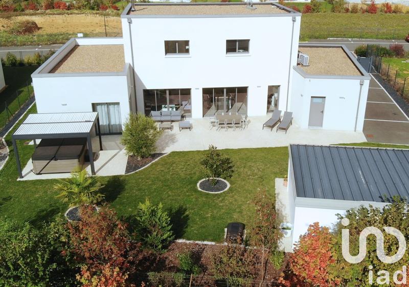 Maison de maîtres - 181 m² - 8 pièces