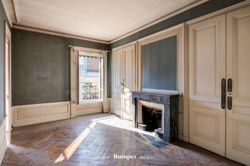 Duplex - 237 m² - 5 pièces