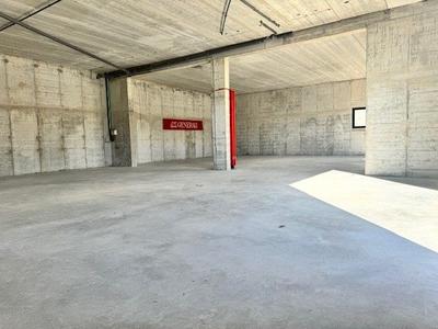 Local d'activités - 272 m²