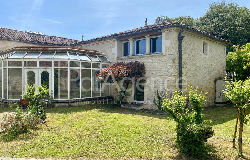 Propriété - 654 m² - 14 pièces
