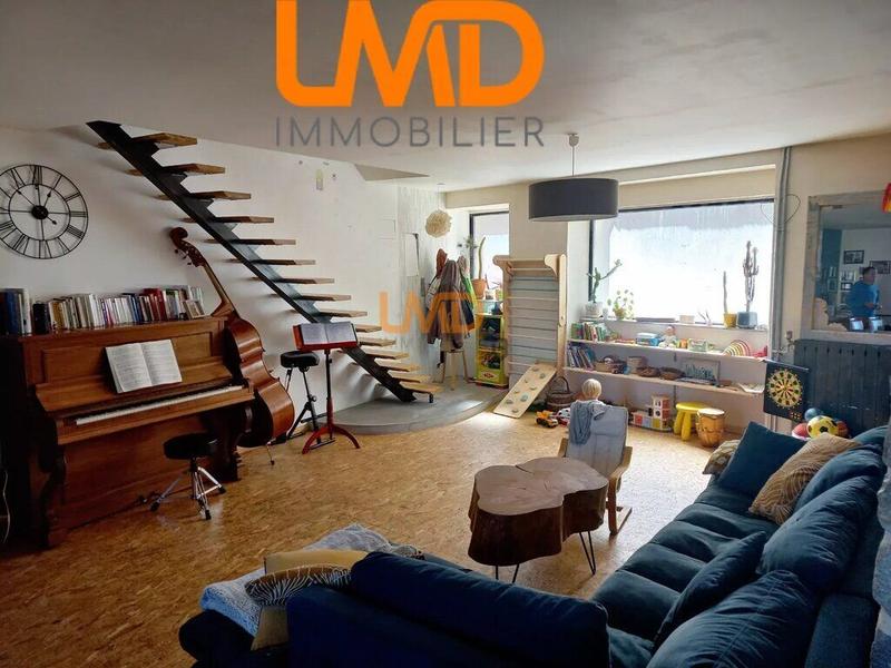 Maison - 180 m² - 9 pièces