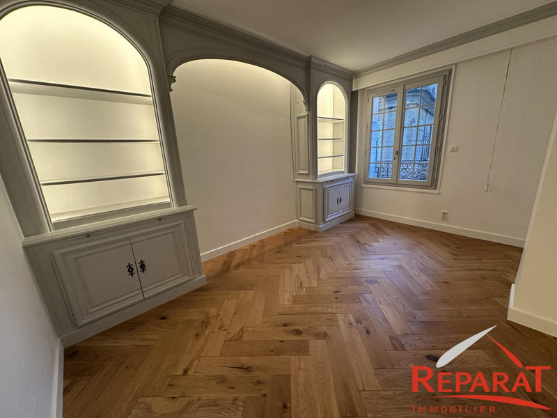 Appartement - 162 m² - 6 pièces
