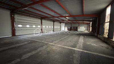 Local commercial - 1 471 m² - 2 pièces
