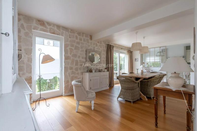 Maison - 181 m² - 8 pièces