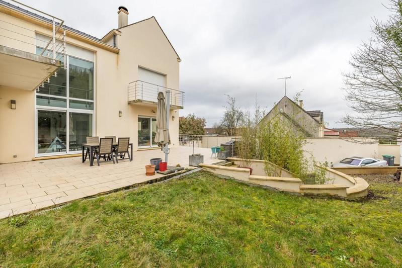 Maison d'architecte - 271 m² - 10 pièces