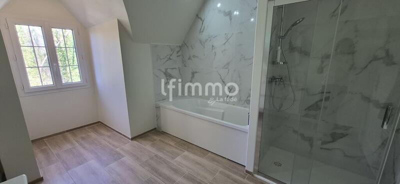 Maison - 212 m² - 8 pièces