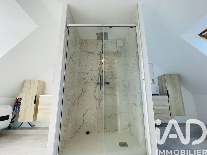 Maison - 234 m² - 8 pièces