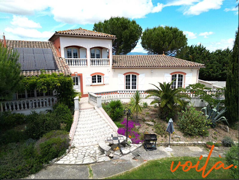 Maison - 220 m² - 6 pièces