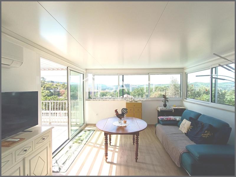 Villa - 206 m² - 6 pièces