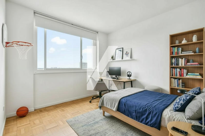 Appartement - 93 m² - 5 pièces