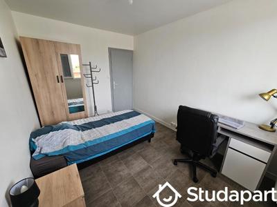 Chambre - 10 m² - 1 pièce