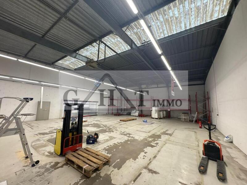 Entrepôt - 464 m²