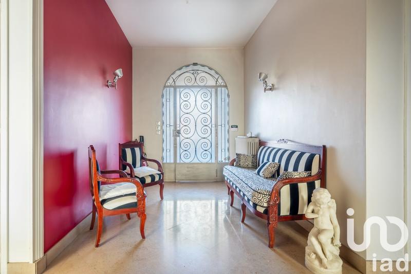 Maison - 369 m² - 12 pièces