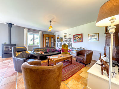 Maison - 200 m² - 8 pièces