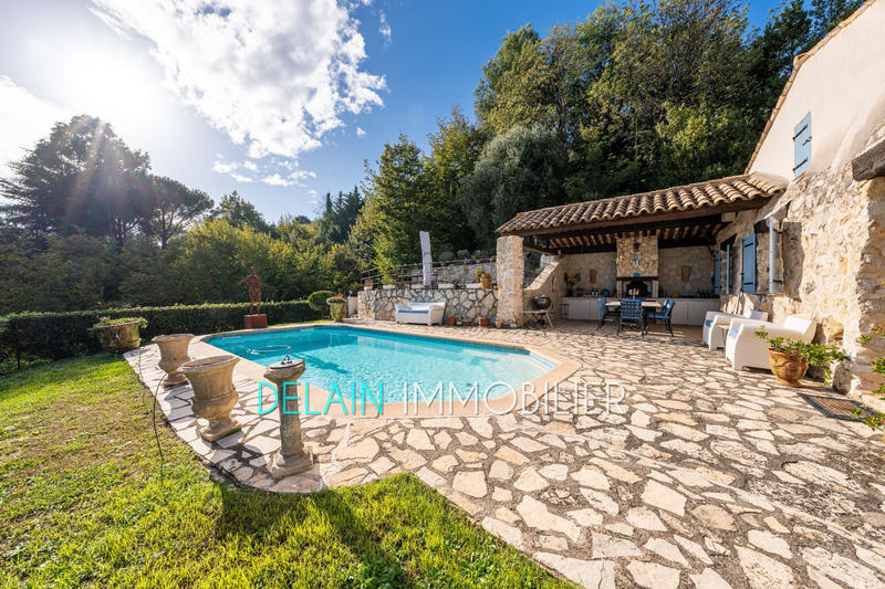 Villa - 288 m² - 10 pièces
