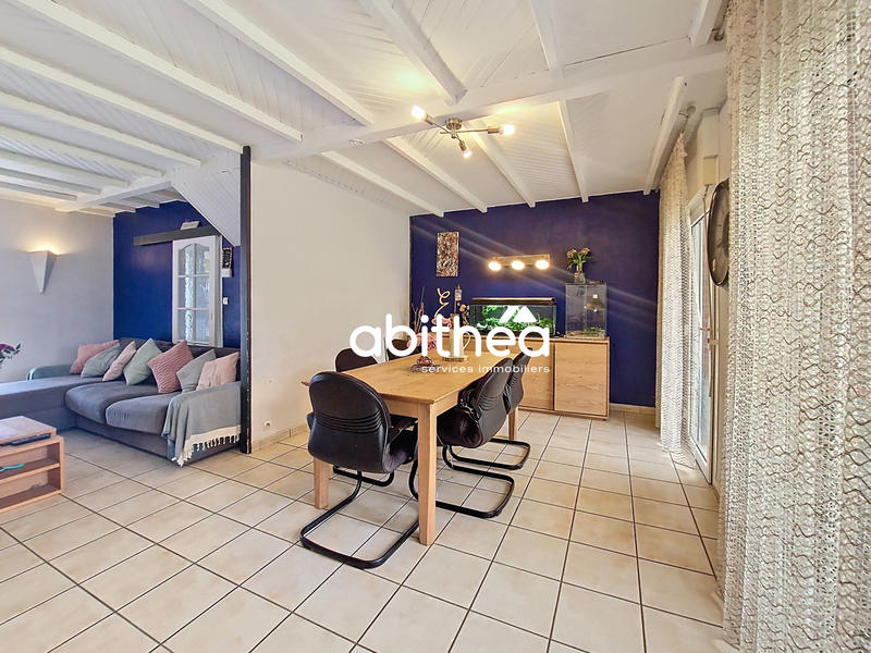 Maison - 95 m² - 4 pièces