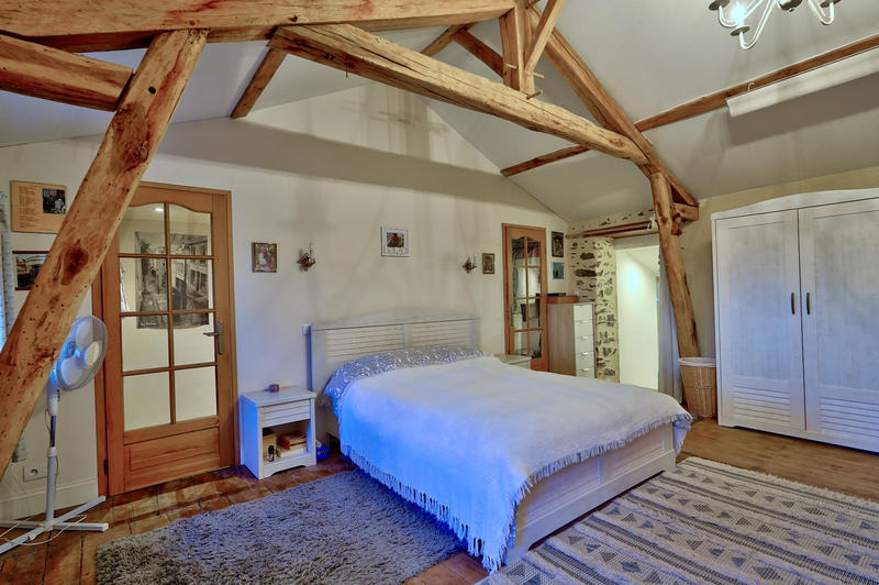 Maison - 234 m² - 7 pièces