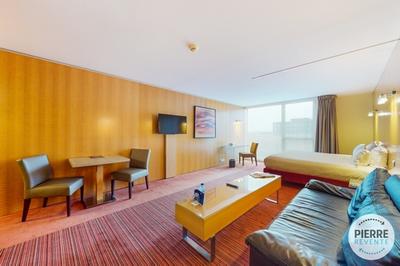 Studio - 49 m² - 1 pièce