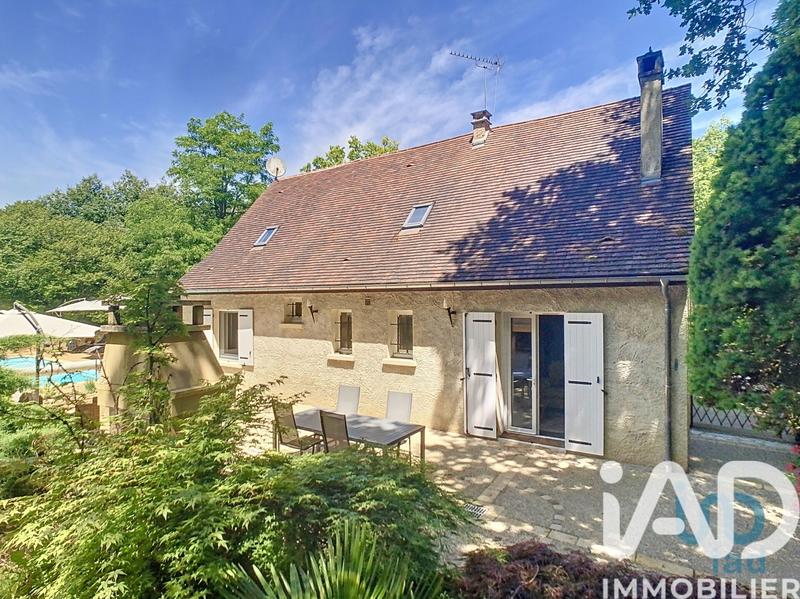 Maison - 325 m² - 14 pièces