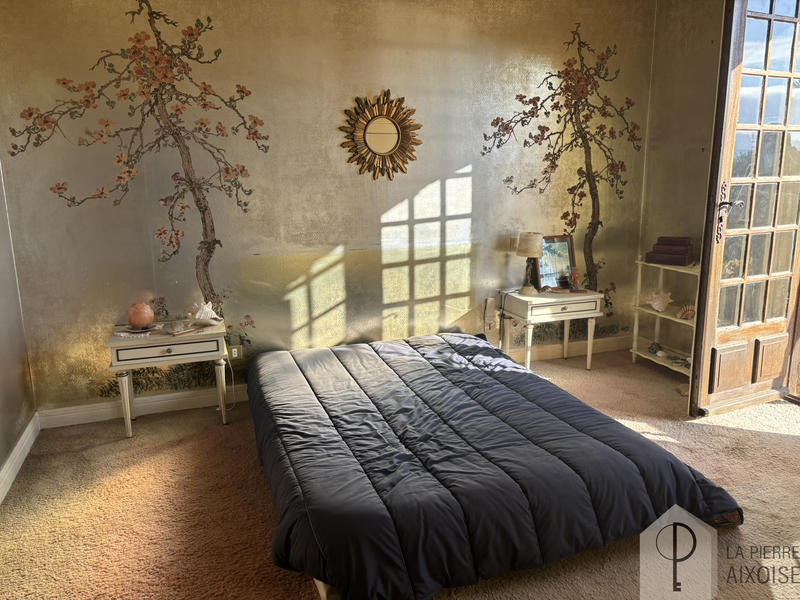 Maison - 198 m² - 8 pièces