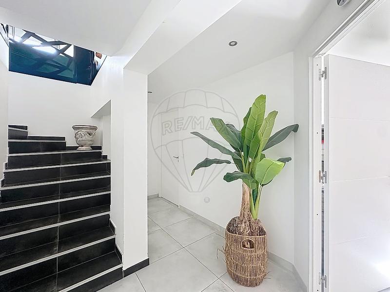 Maison - 207 m² - 7 pièces