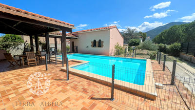 Villa - 212 m² - 8 pièces