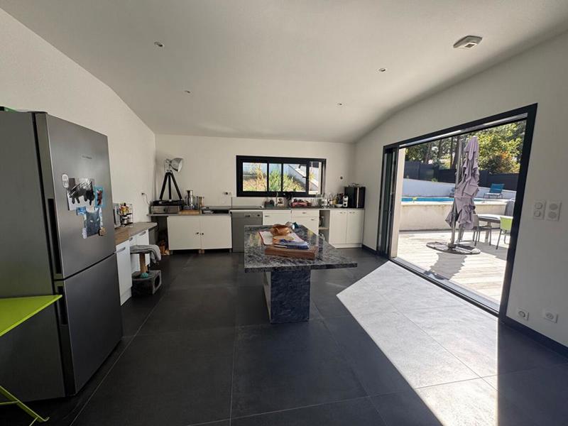 Maison - 202 m² - 8 pièces