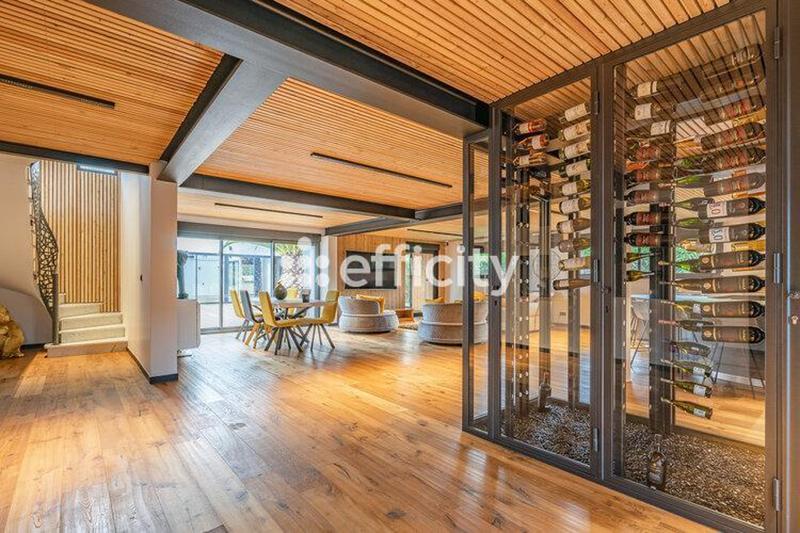 Villa - 686 m² - 14 pièces