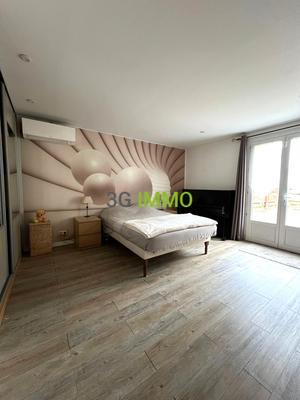 Maison ancienne - 229 m² - 8 pièces