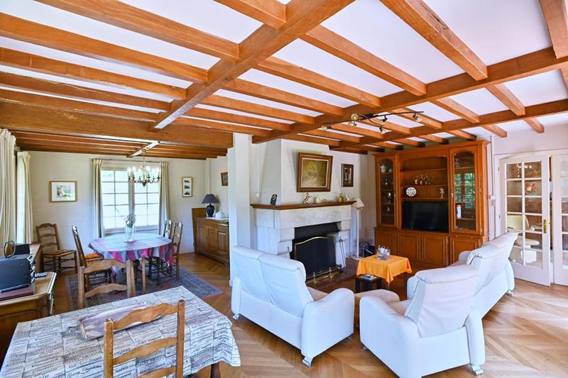 Maison - 227 m² - 8 pièces