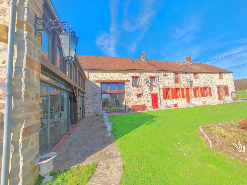 Longère - 418 m² - 14 pièces