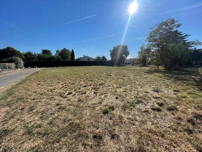 Terrain constructible - 676 m²