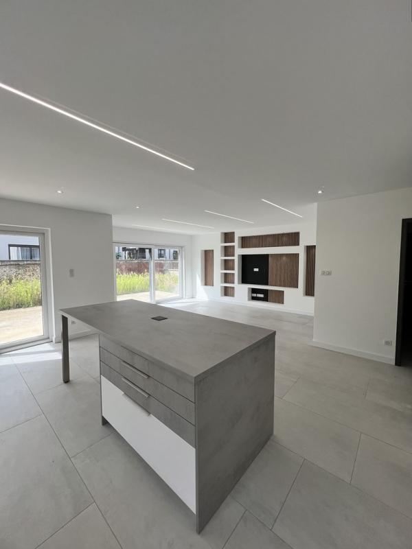 Maison traditionnelle - 150 m² - 6 pièces