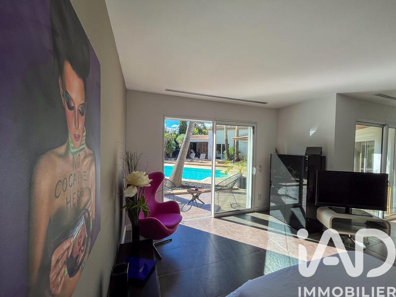 Maison - 250 m² - 7 pièces