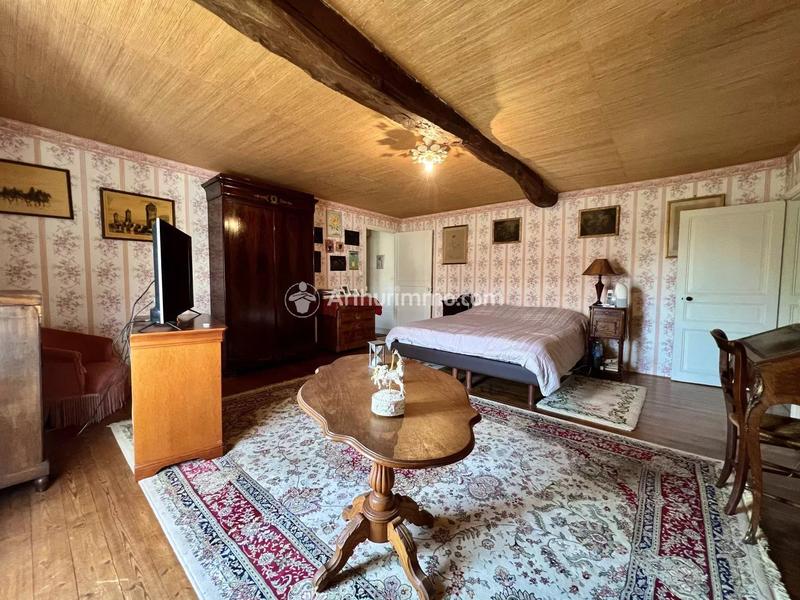 Maison - 220 m² - 8 pièces