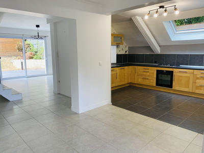 Maison - 90 m² - 5 pièces