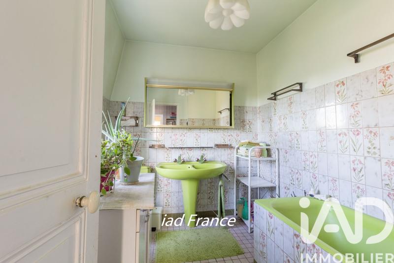 Maison - 236 m² - 9 pièces