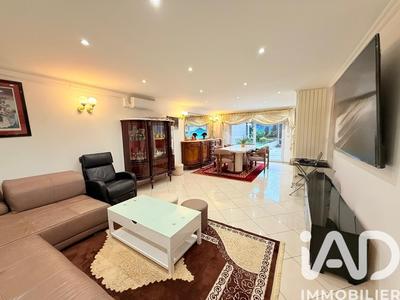 Maison - 165 m² - 8 pièces