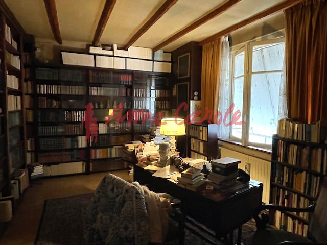 Maison - 218 m² - 7 pièces