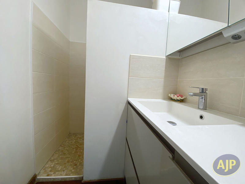 Maison - 206 m² - 9 pièces