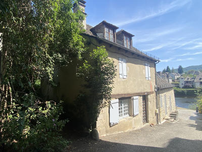 Maison - 99 m² - 5 pièces