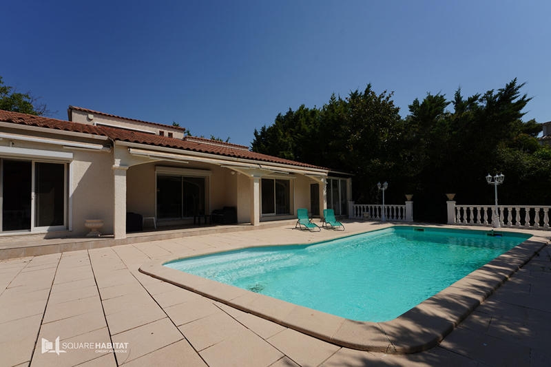 Maison - 223 m² - 5 pièces