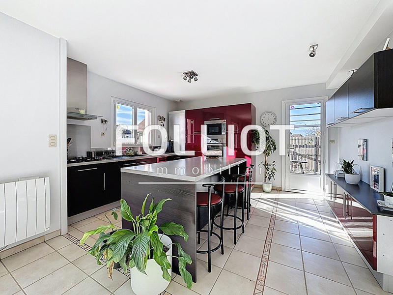 Maison - 140 m² - 8 pièces