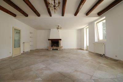 Maison - 122 m² - 8 pièces