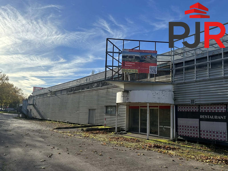 Local commercial - 571 m²