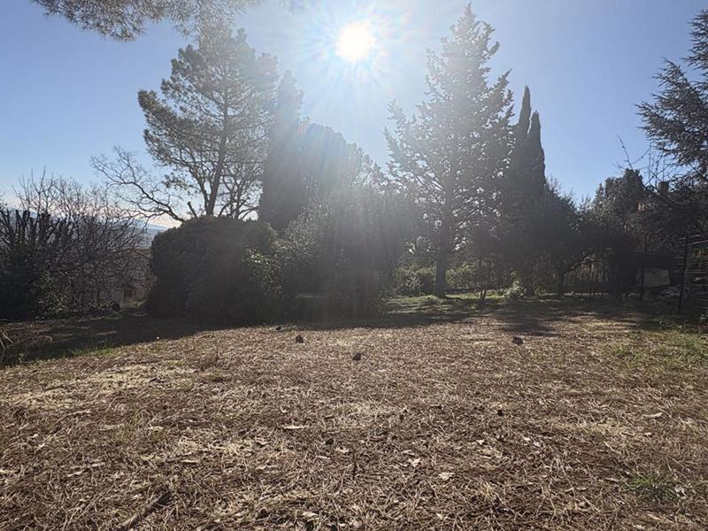 Terrain constructible - 1 013 m²