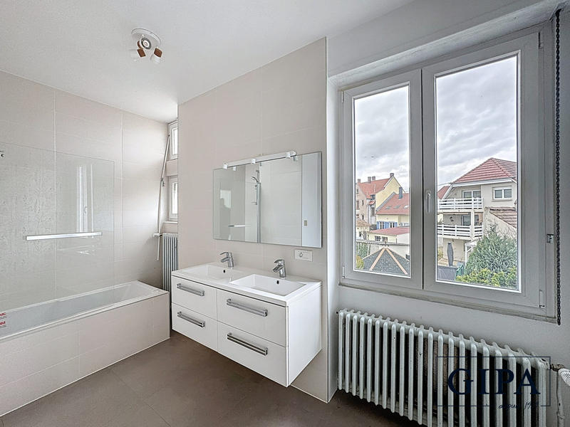 Maison ancienne - 183 m² - 7 pièces