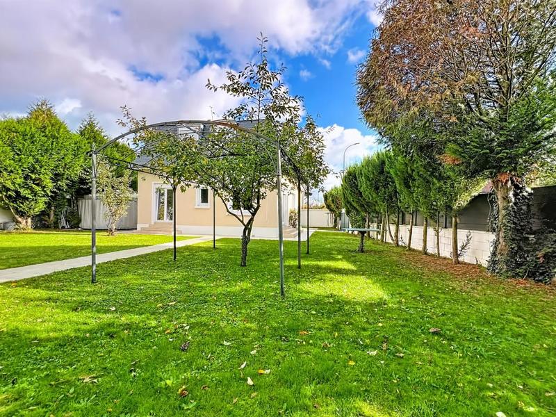 Maison - 143 m² - 6 pièces