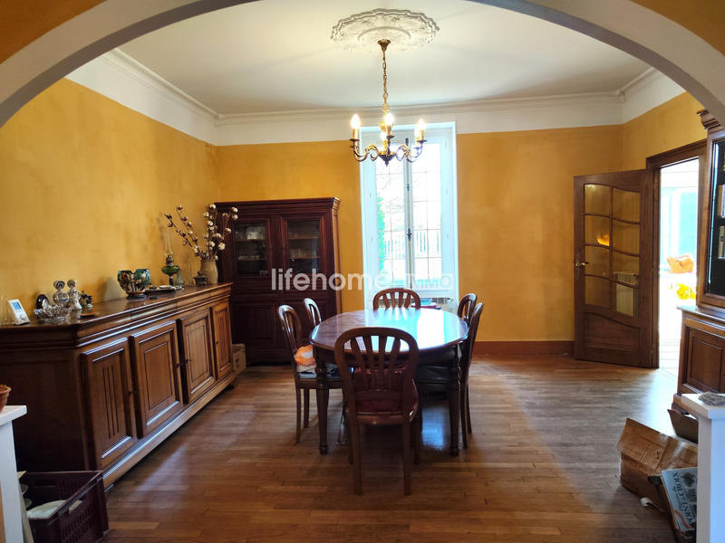 Villa - 295 m² - 9 pièces