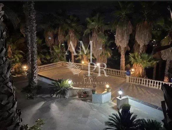 Villa - 518 m² - 10 pièces